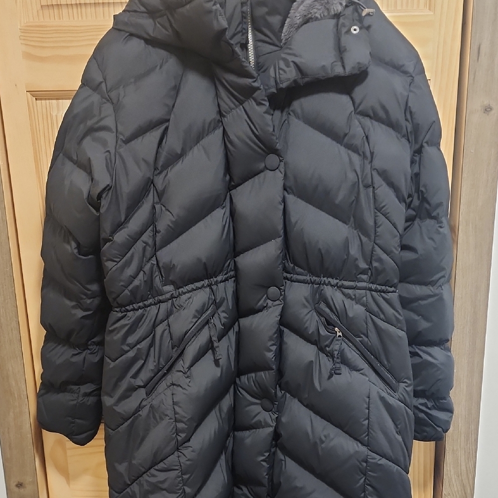 Elegant Black Quilted Puffer Coat